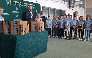 Uczniowie z Olsztyna dostali laptopy. „Przydadzą się w procesie edukacji”